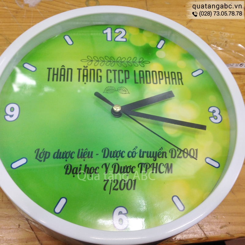 Đồng hồ quảng cáo của ĐH Y DƯỢC TPHCM đặt in tại INLOGO