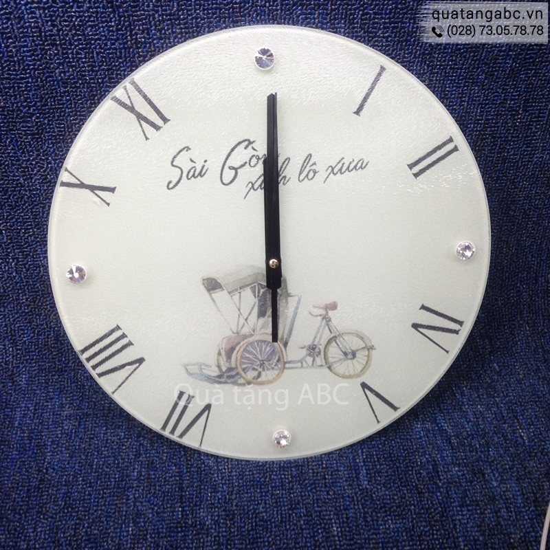 Đồng hồ treo tường của công ty Sài Gòn ơi